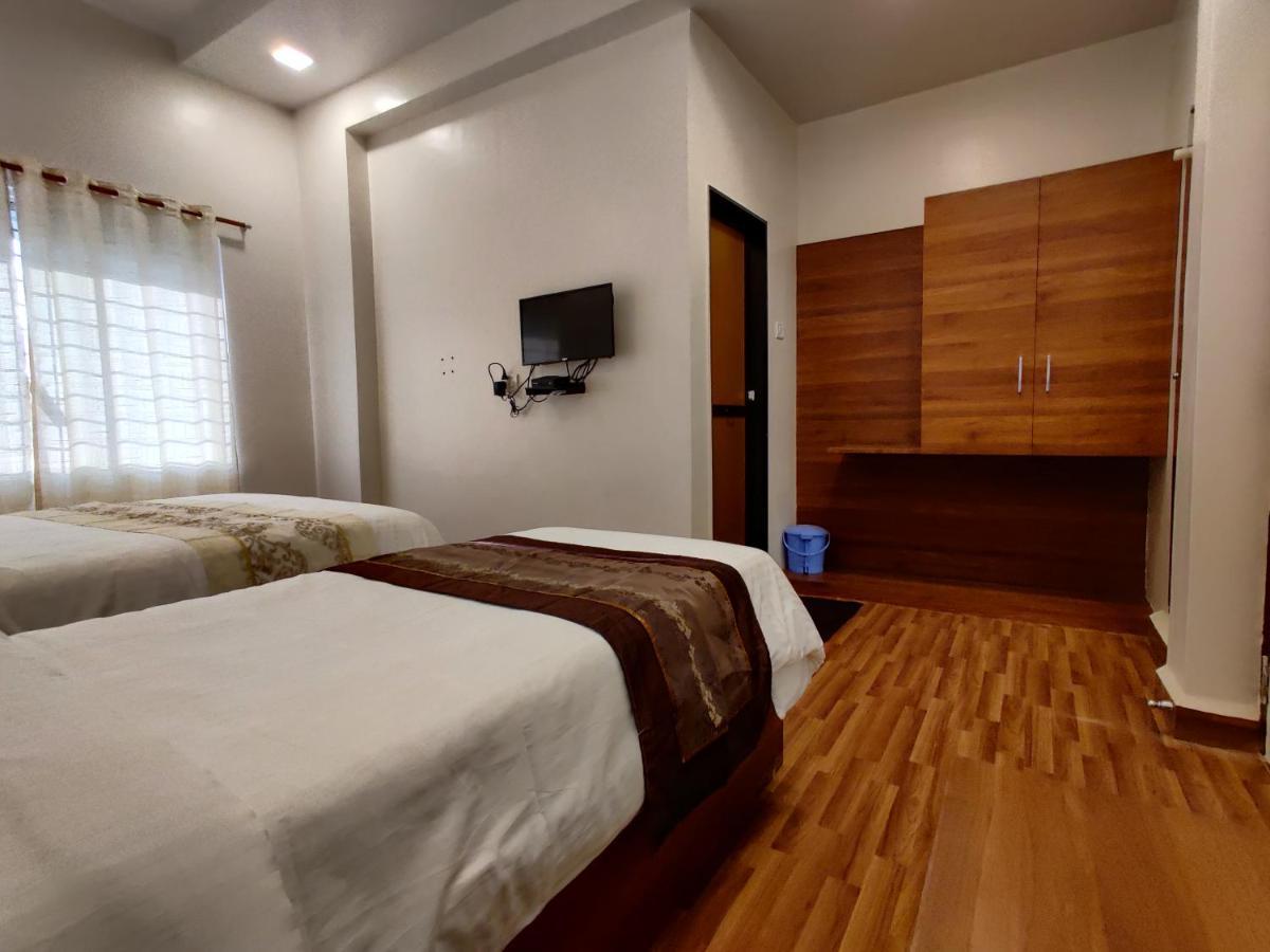 Hotel Surya Grande Kudal  Exterior photo